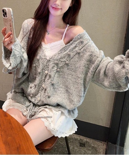 gossip!ロサンゼルス(ゴシップロサンゼルス)の「ドロストアクセント かぎ編みエアリーゆったりカジュアルニットカーディガン(ニット/セーター・レディース・グレー/オフホワイト・M)」の10枚目の写真