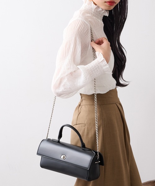 cache cache(カシュ カシュ)の「【cache cache】スムースラインショルダー 横長トート ※(ショルダーバッグ・レディース・ブラック/アイボリー/ワイン/ブラウン・FREE)」の8枚目の写真