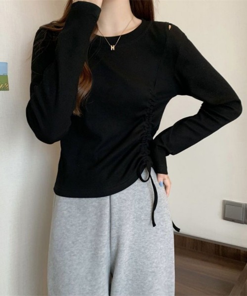 Ritzy（リッツィー）の「サイドシャーリング ショルダーカット トップス（Tシャツ/カットソー・レディース・グレー/ブラック/ホワイト・FREE）」の9枚目の写真