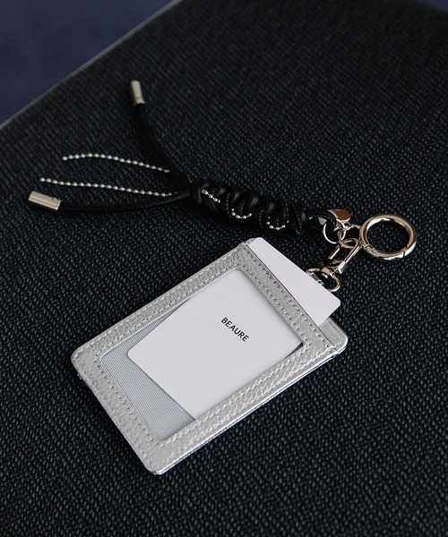 Beau're(ヴュレ)の「BEAURE レザーコード付き パスケース(パスケース・レディース・シルバー/アイボリー/ネイビー/イエロー/ブラウン/ピンク・FREE)」の6枚目の写真