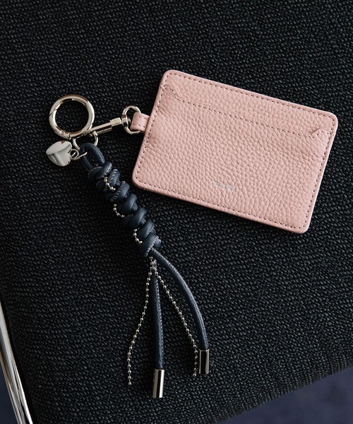 Beau're(ヴュレ)の「BEAURE レザーコード付き パスケース(パスケース・レディース・シルバー/アイボリー/ネイビー/イエロー/ブラウン/ピンク・FREE)」の14枚目の写真