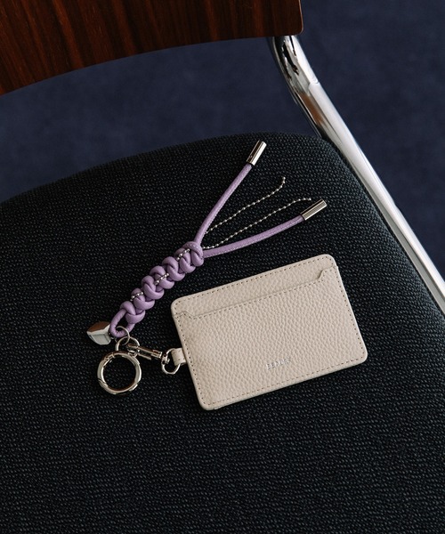 Beau're(ヴュレ)の「BEAURE レザーコード付き パスケース(パスケース・レディース・シルバー/アイボリー/ネイビー/イエロー/ブラウン/ピンク・FREE)」の18枚目の写真