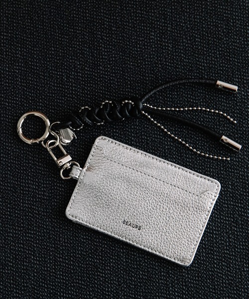 Beau're(ヴュレ)の「BEAURE レザーコード付き パスケース(パスケース・レディース・シルバー/アイボリー/ネイビー/イエロー/ブラウン/ピンク・FREE)」の17枚目の写真