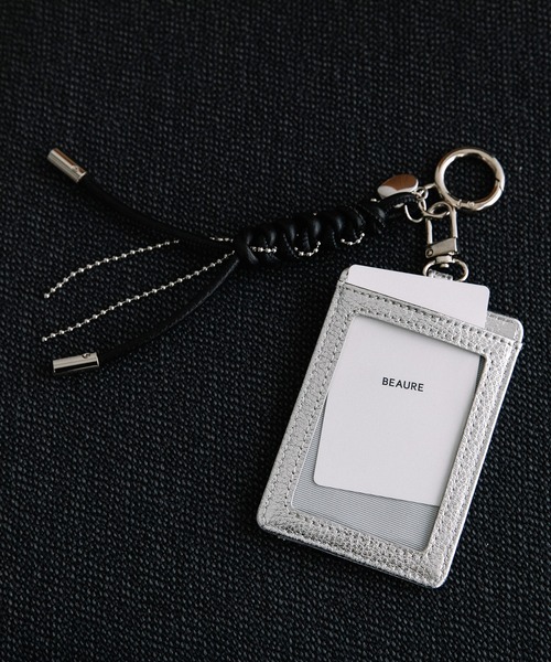 Beau're(ヴュレ)の「BEAURE レザーコード付き パスケース(パスケース・レディース・シルバー/アイボリー/ネイビー/イエロー/ブラウン/ピンク・FREE)」の20枚目の写真