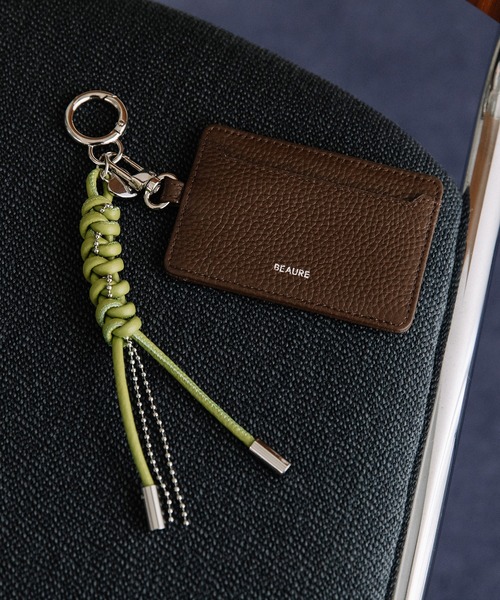 Beau're(ヴュレ)の「BEAURE レザーコード付き パスケース(パスケース・レディース・シルバー/アイボリー/ネイビー/イエロー/ブラウン/ピンク・FREE)」の21枚目の写真
