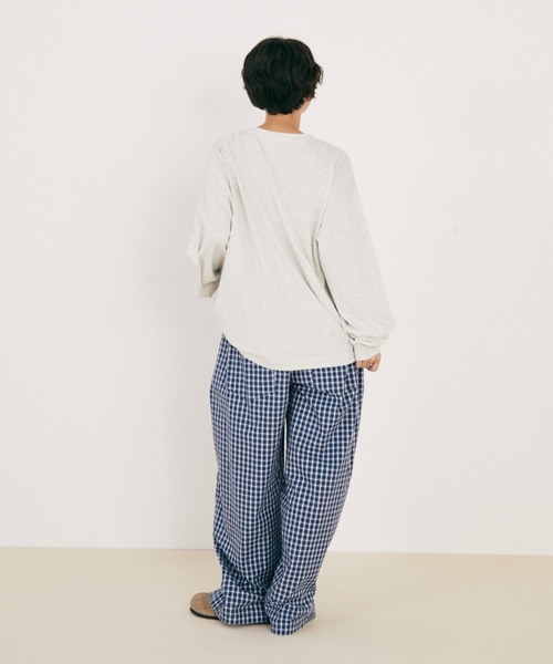 MERLOT（メルロー）の「レタリング刺繍ロンT（Tシャツ/カットソー・レディース・ホワイト/ライトグレー・FREE）」の15枚目の写真
