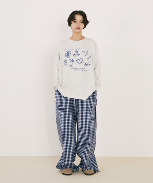 MERLOT（メルロー）の「レタリング刺繍ロンT（Tシャツ/カットソー・レディース・ホワイト/ライトグレー・FREE）」の12枚目の写真