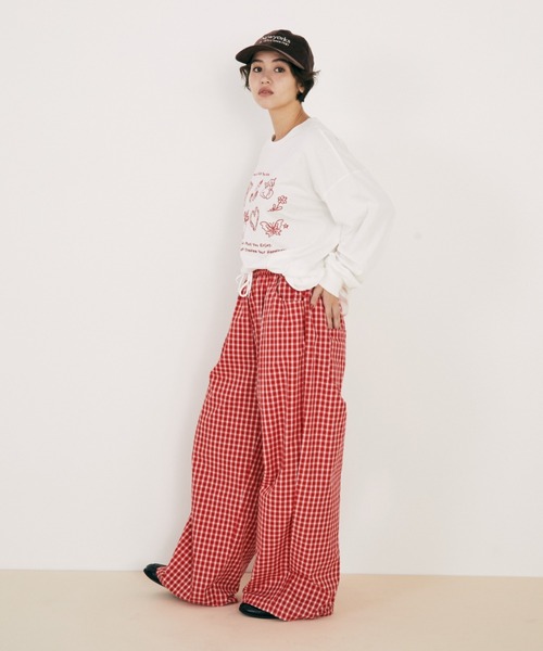 MERLOT（メルロー）の「レタリング刺繍ロンT（Tシャツ/カットソー・レディース・ホワイト/ライトグレー・FREE）」の5枚目の写真