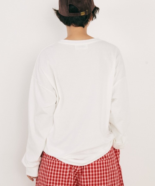 MERLOT（メルロー）の「レタリング刺繍ロンT（Tシャツ/カットソー・レディース・ホワイト/ライトグレー・FREE）」の3枚目の写真