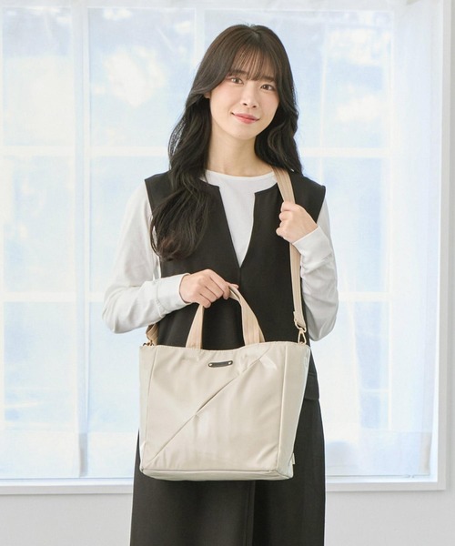 ROOTOTE(ルートート)の「ルートート / LT.スクエア.スラッシュ-A(ショルダーバッグ・レディース・ネイビー/ブラック/アイボリー/シルバー・FREE)」の13枚目の写真