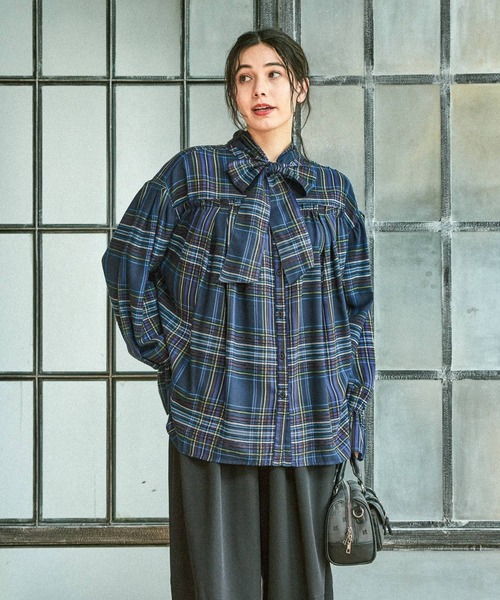 niko and...（ニコアンド）の「《500mlボトル収納可能》2WAYボストンバッグ（ボストンバッグ・レディース・ブラック/ブラウン/ブラック系・0）」の8枚目の写真