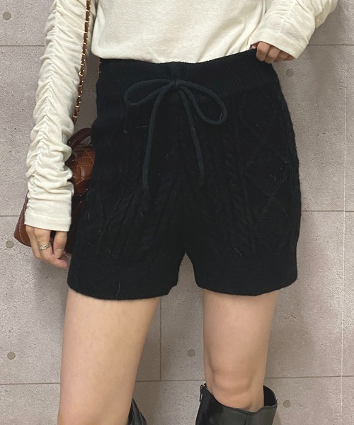 NANEA(ナネア)の「ケーブル編みニットショートパンツ(その他パンツ・レディース・ホワイト/グレー/ブラック・フリー)」の17枚目の写真