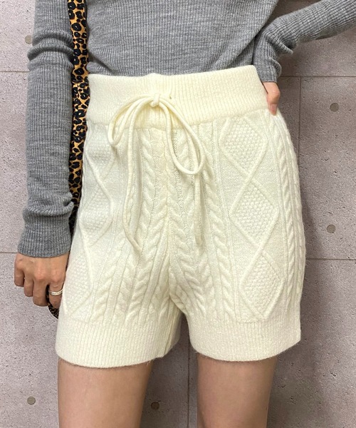 NANEA(ナネア)の「ケーブル編みニットショートパンツ(その他パンツ・レディース・ホワイト/グレー/ブラック・フリー)」の20枚目の写真