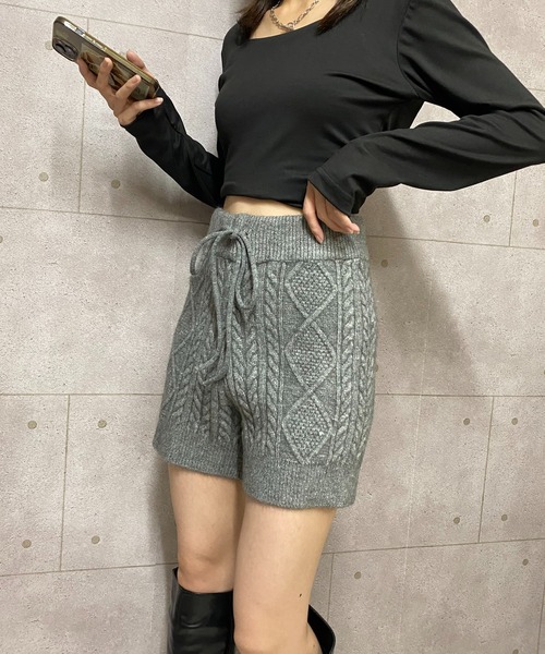 NANEA(ナネア)の「ケーブル編みニットショートパンツ(その他パンツ・レディース・ホワイト/グレー/ブラック・フリー)」の9枚目の写真