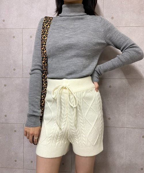 NANEA(ナネア)の「ケーブル編みニットショートパンツ(その他パンツ・レディース・ホワイト/グレー/ブラック・フリー)」の22枚目の写真
