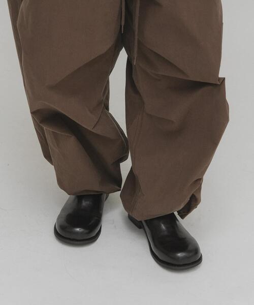 KBF（ケイビーエフ）の「ステッチデザインラウンドクロッグ（その他シューズ・レディース・ブラック・36/37/38）」の2枚目の写真