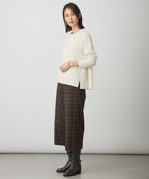 J.PRESS Ladies（J.プレス レディス）の「【WEB限定カラーあり】CAT クルーネック ニット（ニット/セーター・レディース・ピンク系/サックスブルー系/イエロー系/シルバー系/ホワイト系・SMALL）」の6枚目の写真