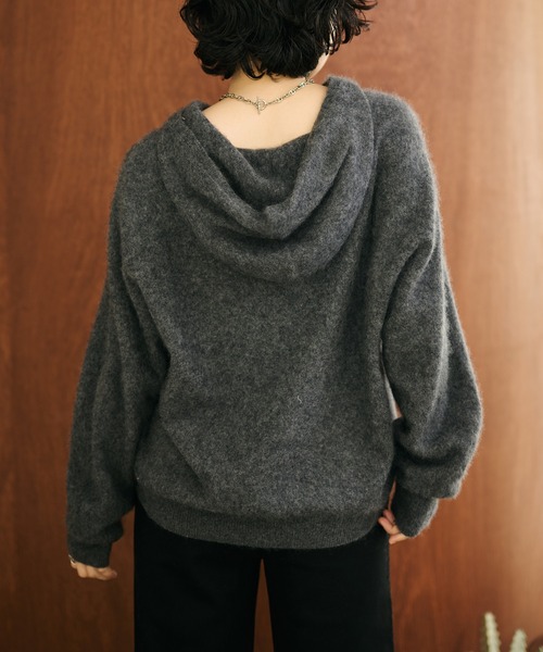 LAULEN（ローレン）の「wool cashmere hoodie knit pullover /ウールカシミヤフード付きニットプルオーバー（Tシャツ/カットソー・レディース・チャコールグレー/ベージュ・FREE）」の9枚目の写真