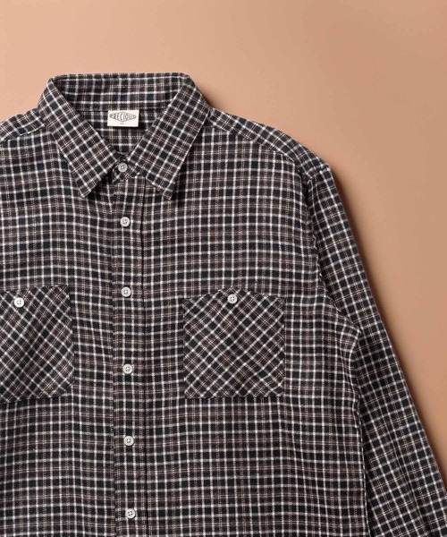 BAYBLO(ベイブロ)の「(SA) ビエラ 長袖 チェック シャツ(シャツ/ブラウス・メンズ・グリーン系その他/グリーン系その他2/ブルー系その他/ブラウン系その他3/レッド系その他/ブラウン系その他/ブラック系その他2/ブルー系その他2/グレー系その他/ブルー系その他3/ブラウン系その他4/ブルー系その他4/ブラック系その他/ブラウン系その他2/オレンジ系その他/ブラック系その他3・M/L/LL)」の3枚目の写真