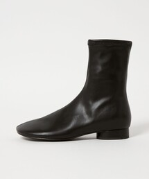 ODETTE E ODILE｜オデットエオディールのブーツ（ジップアップ