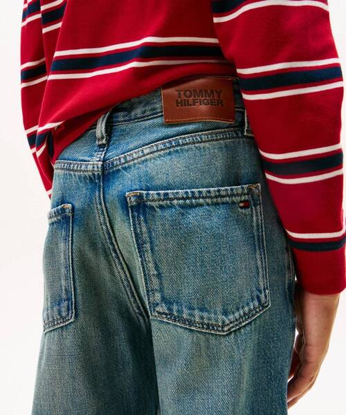 TOMMY HILFIGER（トミーヒルフィガー）の「BOYS アーカイブフラッグヴィンテージデニムジーンズ（デニムパンツ・キッズ・インディゴブルー・140cm/150cm/160cm/130cm）」の3枚目の写真