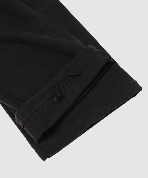 WhoWhat(フーワット)の「ORIGAMI POCKET CARGO PANTS(カーゴパンツ・メンズ・ホワイト/ブラック・M)」の12枚目の写真