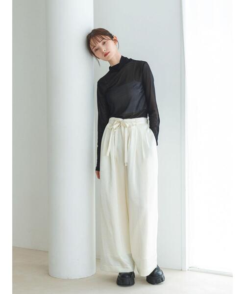 so4u(ソーフォーユー)の「サテンタックワイドパンツ(その他パンツ・レディース・キナリ/ベージュ・S/M)」の1枚目の写真