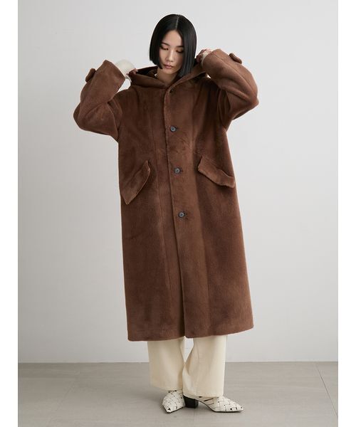 PASSIONE⭐︎ローブ⭐︎フード付きフェイクファーロングコート 新品26400円 MIESROHE（ミースロエ）の「フェイクファーロングフードコート（その他