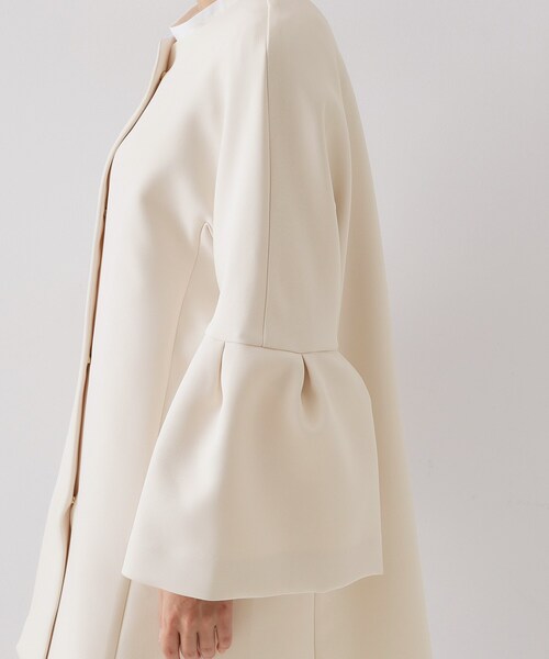 OPAQUE.CLIP（オペークドットクリップ）の「フレアスリーブミドルコート【洗濯機OK】（ノーカラーコート・レディース・オフホワイト/ブラック・40/38/36）」の15枚目の写真