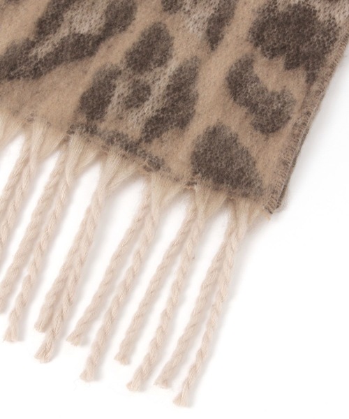 BAYFLOW（ベイフロー）の「レオパードボリュームマフラー（マフラー・レディース・ベージュ・FREE）」の5枚目の写真