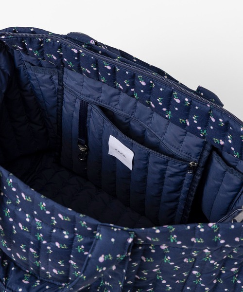 AJUGA.(アジュガ)の「メルトキルティングトートバッグ(トートバッグ・レディース・ホワイト/ネイビー・ONE SIZE)」の18枚目の写真