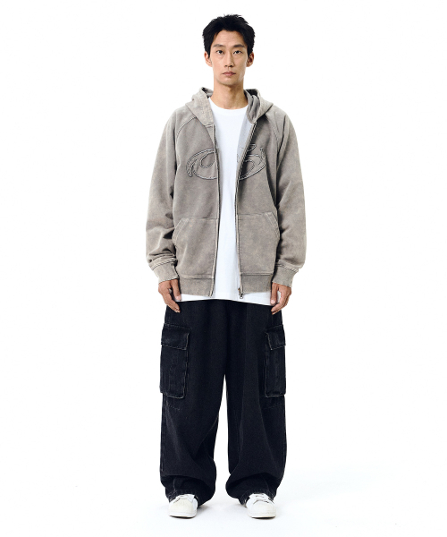 F.ILLUMINATE(フィルミネイト)の「シンボルストーンピグメントフードジップアップ-グレー(パーカー・レディース・その他・SMALL/MEDIUM/LARGE)」の4枚目の写真