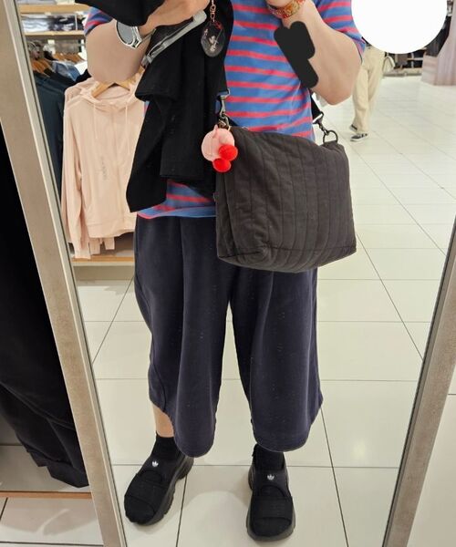MUSINSA STANDARD（ムシンサスタンダード）の「ワンタックロングバミューダスウェットパンツ [ネイビー]（その他パンツ・メンズ・その他・LARGE/SMALL/MEDIUM/X-LARGE/XX-LARGE/XXX-LARGE）」の2枚目の写真