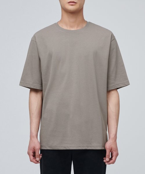 MUSINSA STANDARD（ムシンサスタンダード）の「[クールタンダード] リラックスフィットクルーネックTシャツ [ダスティベージュ]（Tシャツ/カットソー・メンズ・その他・SMALL/MEDIUM/LARGE/X-LARGE/XX-LARGE/XXX-LARGE）」の2枚目の写真