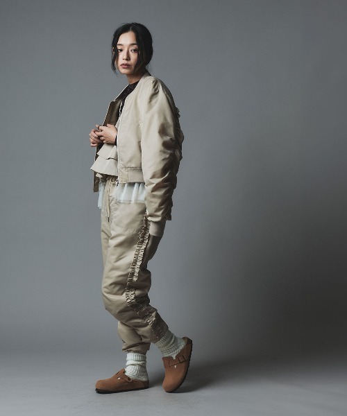 W:Huku（フーク）の「【W:Huku / ナイロンオックス】キルティング フリル パンツ / Nylon Oxford Quilted Frill Pants（その他パンツ・レディース・ブラック/ライトベージュ/カーキ・FREE）」の8枚目の写真