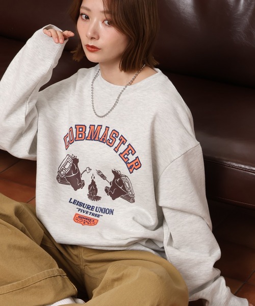 COBMASTER(コブマスター)の「【COBMASTER/コブマスター】裏毛 パウダー加工 焚火クマ カレッジデザイン クルーネック スウェット(スウェット・メンズ・ブラック/オートミール/グリーン・M(38)/L(40)/XL(42))」の3枚目の写真