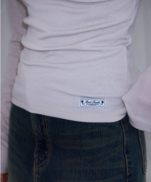 ROSEFRANTZ（ロゼフランツ）の「Soft Curve V-neck Long Sleeve [Beige]（Tシャツ/カットソー・レディース・Beige・OS）」の12枚目の写真