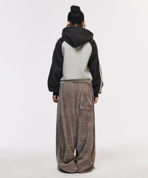 SCALLYWAG（スカリーワグ）の「イージーコーデュロイワイドパンツ[ウォームターフ]（スウェットパンツ・レディース・その他・MEDIUM/LARGE）」の17枚目の写真