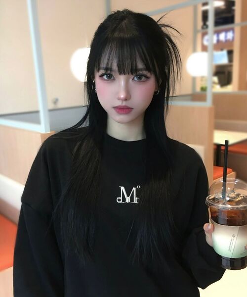 MUCENT(ムセント)の「メタルロゴシグネチャースウェット(男女共用)(スウェット・レディース・ブラック・SMALL/LARGE)」の9枚目の写真