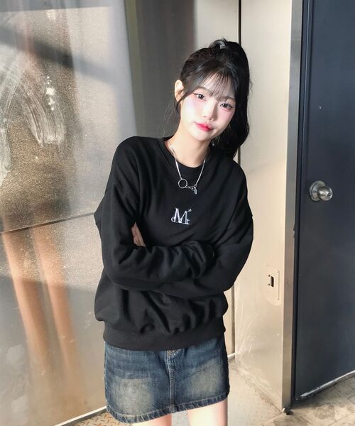 MUCENT(ムセント)の「メタルロゴシグネチャースウェット(男女共用)(スウェット・レディース・ブラック・SMALL/LARGE)」の11枚目の写真