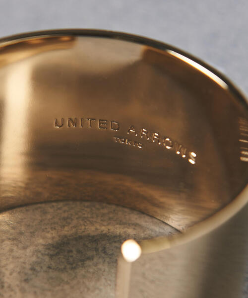 UNITED ARROWS（ユナイテッドアローズ）の「UBMF PLAIN 40 バングル◆（ブレスレット・レディース・ゴールド/シルバー・フリー）」の5枚目の写真