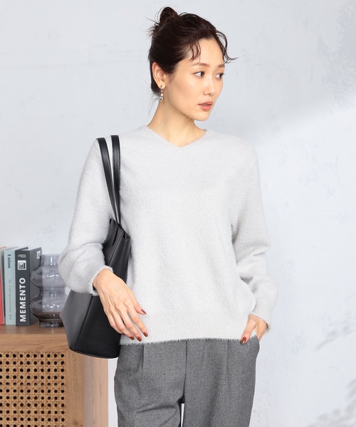 GALLORIA（ギャローリア）の「ラメフェザーＶネックニット（ニット/セーター・レディース・ネイビー/イエロー/ライトグレー・S/M/LL/L）」の2枚目の写真