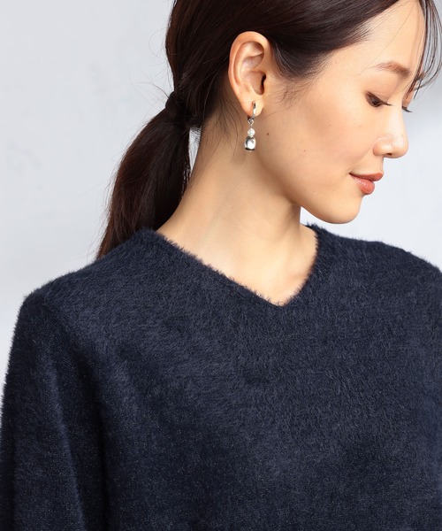 GALLORIA（ギャローリア）の「ラメフェザーＶネックニット（ニット/セーター・レディース・ネイビー/イエロー/ライトグレー・S/M/LL/L）」の4枚目の写真