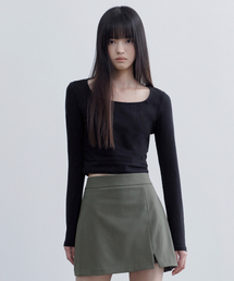 MUSINSA STANDARD WOMAN（ムシンサスタンダードウーマン）の「Women's Slim Crop Square Neck Long Sleeve T-Shirt [Black]（Tシャツ/カットソー・レディース）」