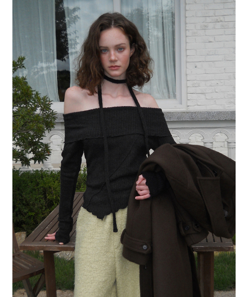 ETMON（エトモン）の「Tie Off Shoulder T-Shirt, Black（Tシャツ/カットソー・レディース・その他・F）」の4枚目の写真