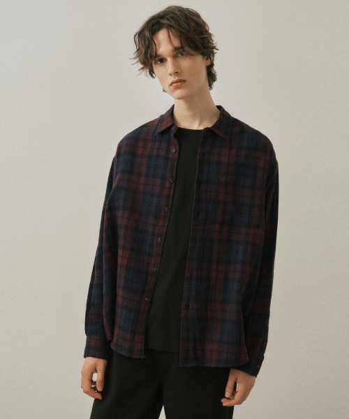 WEDNESDAY OASIS(ウェンズデーオアシス)の「フェイドグラデーションチェックシャツ_BURGUNDY(W25-SH04)(シャツ/ブラウス・メンズ・バーガンディー・MEDIUM/LARGE)」の2枚目の写真