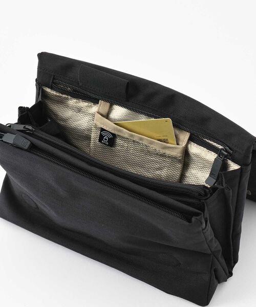 TRAVEL SHOP MILESTO(トラベルショップミレスト)の「STLAKT マルチセキュリティショルダーバッグ(ショルダーバッグ・レディース・グレイッシュベージュ/ブラック/ネイビー・フリ-)」の10枚目の写真