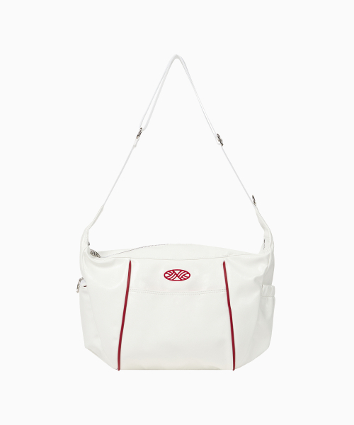 MENASOO(ミナス)の「MNS Track line Cross Bag_White Leather(メッセンジャーバッグ・レディース・ホワイト・F)」の9枚目の写真