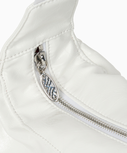 MENASOO(ミナス)の「MNS Track line Cross Bag_White Leather(メッセンジャーバッグ・レディース・ホワイト・F)」の18枚目の写真