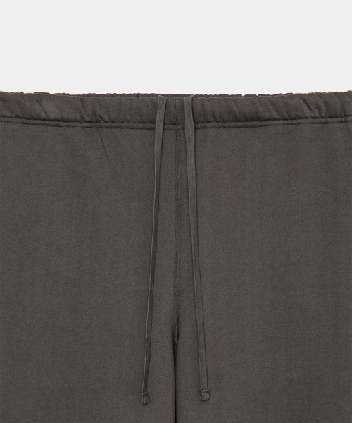markaware(マーカウェア)の「【markaware/marka】オーガニックコットンヘビー吊裏毛 / ワイドジムパンツ(スウェットパンツ・メンズ・ダークグレー/ネイビー/パープル・1/2)」の4枚目の写真